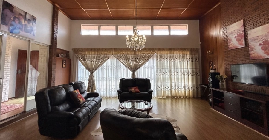 6 Bedroom Property for Sale in Memorial Road Area Northern Cape